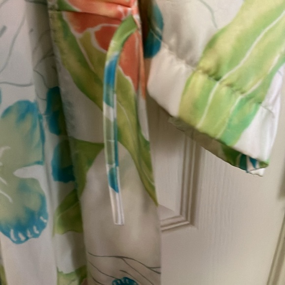 Natori Floral Robe - Picture 4 of 4